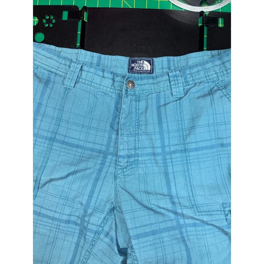 The North Face Mens Blue Plaid Cargo Shorts Size 36 Hiking Outdoor Utility